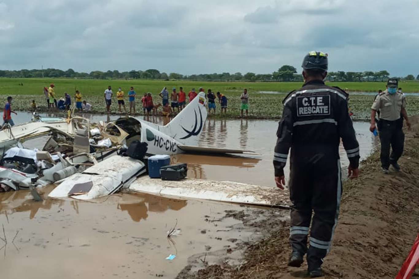 Six killed in Ecuador plane crash